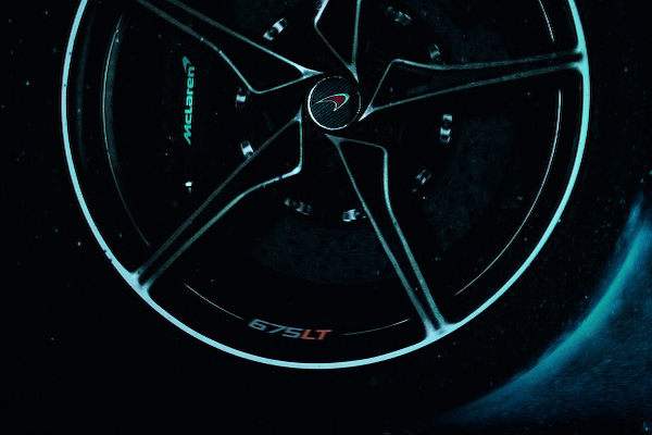 2016 McLaren 675LT