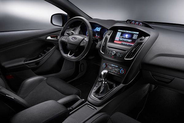 FordFocusRS_Interior_01-2