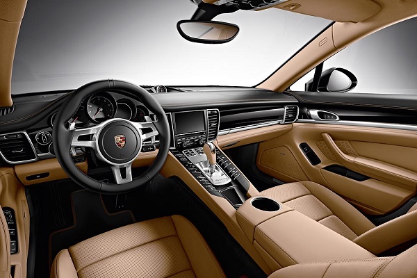 2016 Porsche Panamera Edition