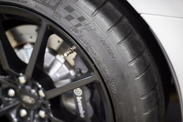 2016 Shelby GT350 Tire
