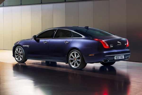 Jag_XJ_Autobiography_Image_150615_02_(111028)