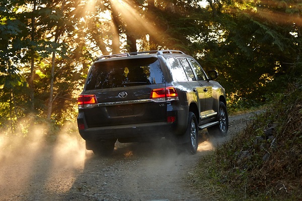 2016 Toyota Land Cruiser
