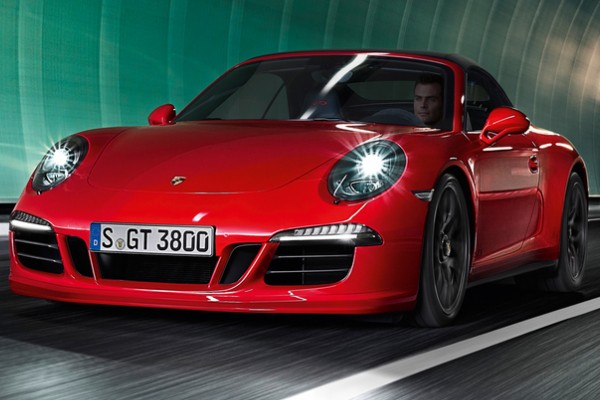 2015 Porsche 911 Carrera 4 GTS