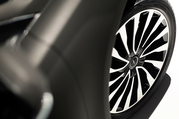 2017 Lincoln MKZ wheel