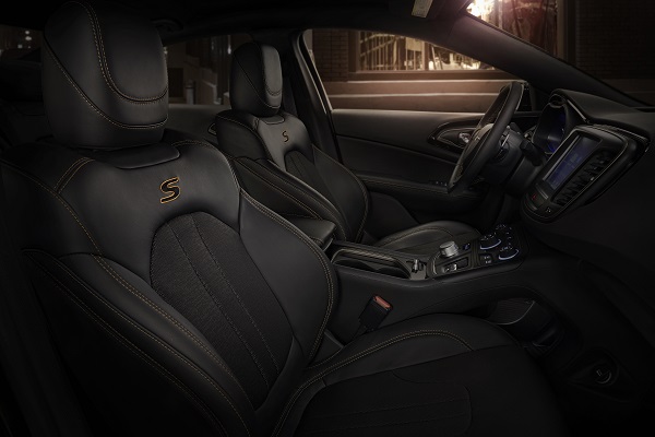 2016 Chrysler 200S Alloy Edition