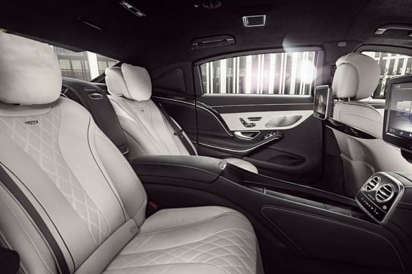 Mercedes-Maybach S 600 Guard interior
