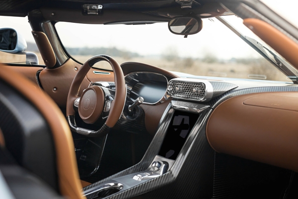 Koenigsegg Regera interior