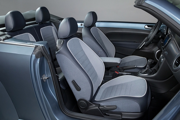 2016 Beetle Convertible 1.8 T Denim interior