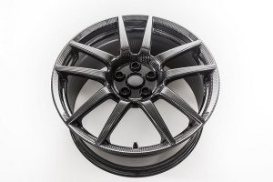 2017 Ford GT optional gloss finish carbon fiber wheel