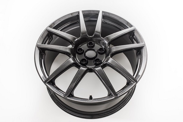 2017 Ford GT optional gloss finish carbon fiber wheel