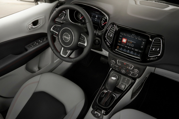 2017 Jeep Compass interior