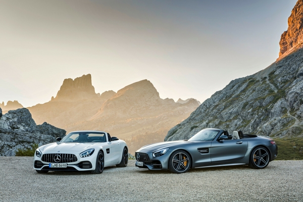 2017 Mercedes-AMG GT Roadster