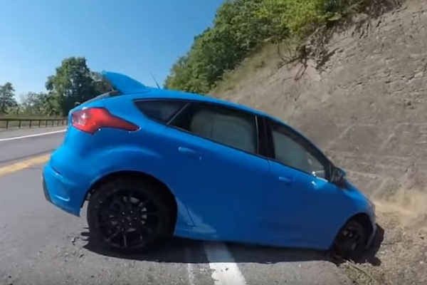 2016 Ford Focus RS crash
