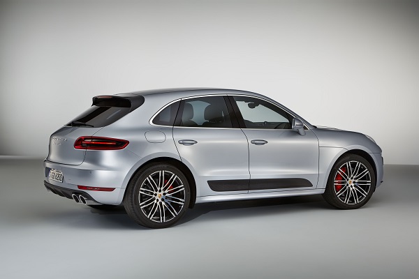 Porsche Macan Turbo with Performance Package